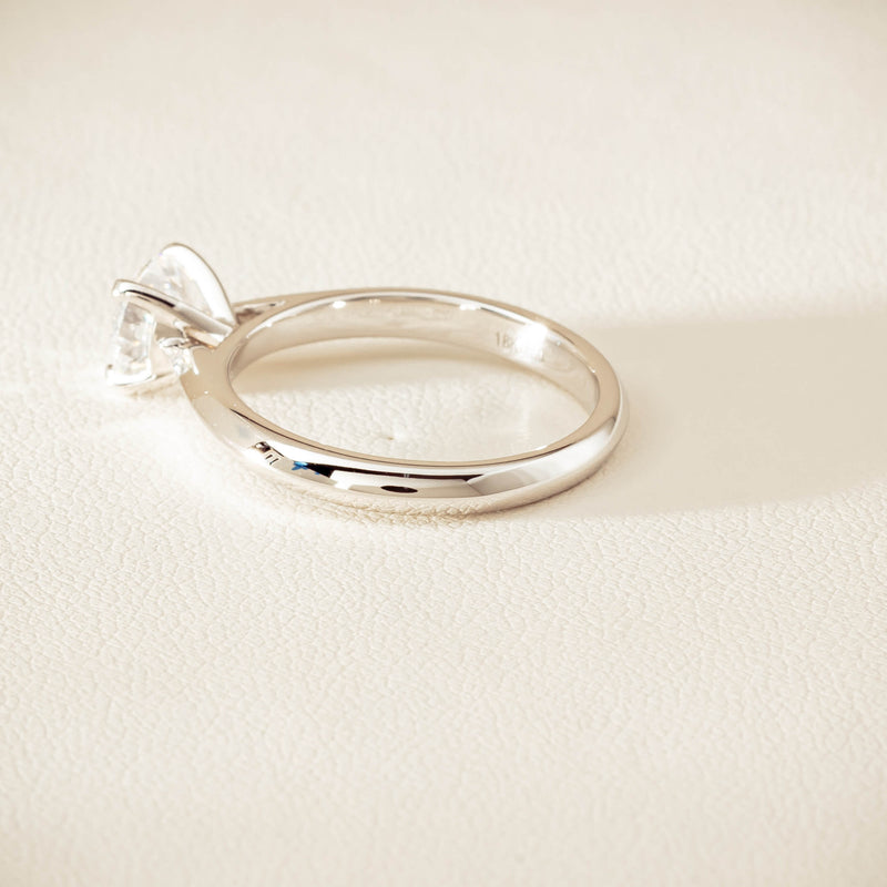 18ct White Gold 1.00ct H SI2 Diamond Venetian Ring - Ring - Walker & Hall