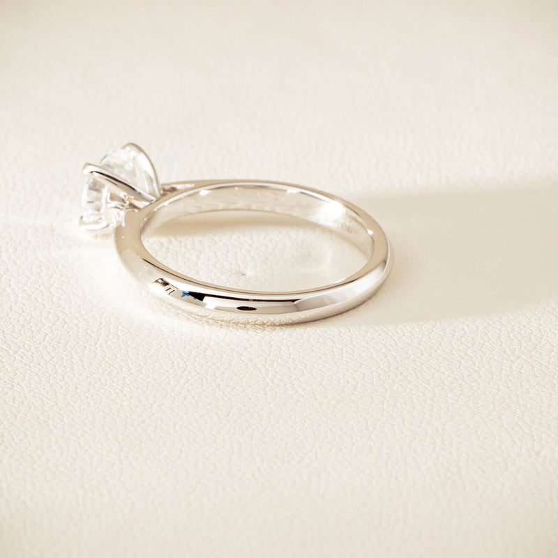 18ct White Gold 1.00ct D VS2 Diamond Venetian Ring - Ring - Walker & Hall