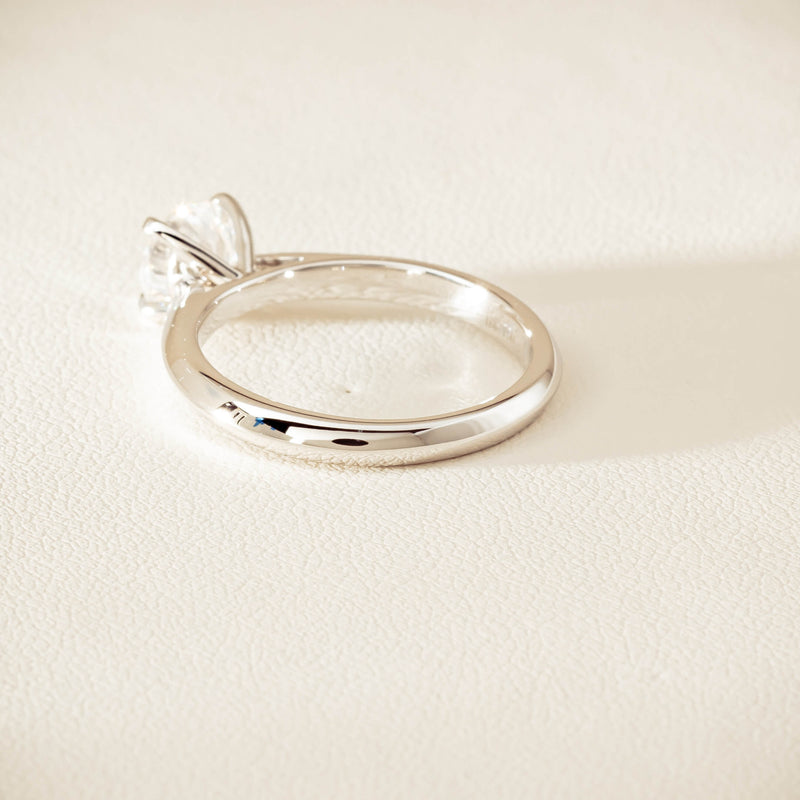 18ct White Gold 1.00ct D VS2 Diamond Venetian Ring - Ring - Walker & Hall