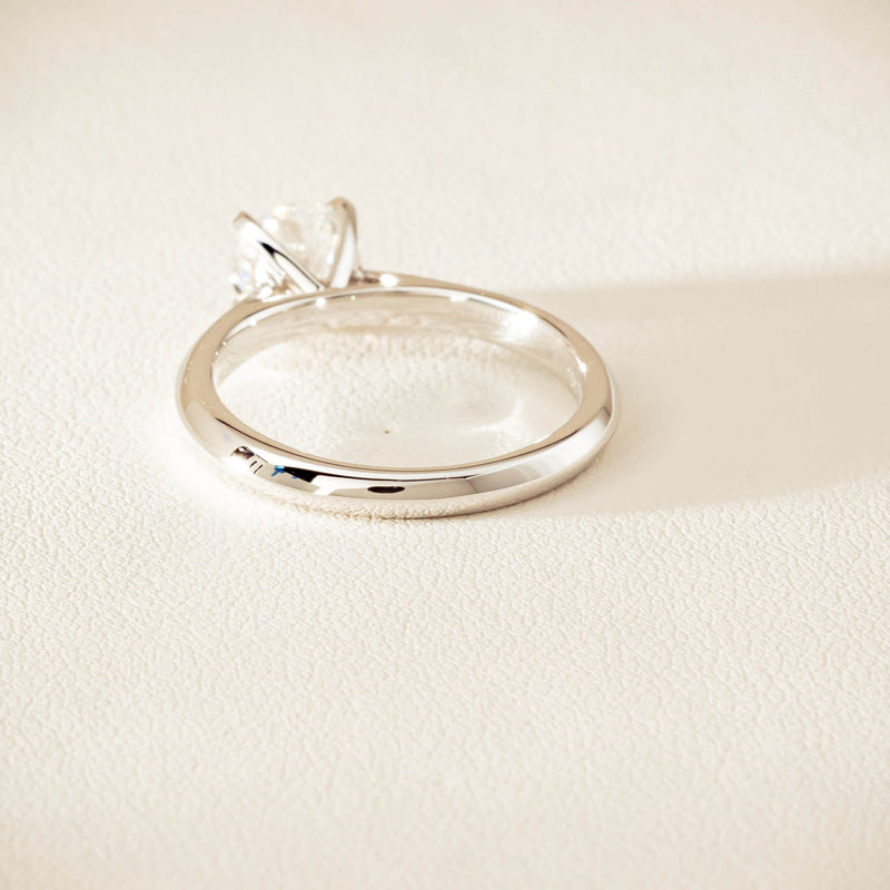 18ct White Gold 1.00ct H SI2 Diamond Venetian Ring - Ring - Walker & Hall