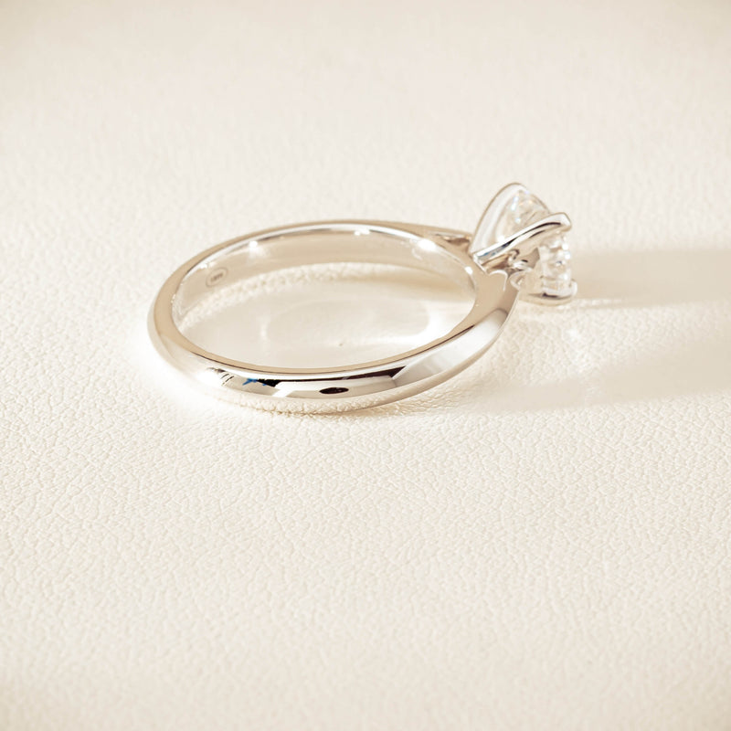 18ct White Gold 1.00ct D VS2 Diamond Venetian Ring - Ring - Walker & Hall
