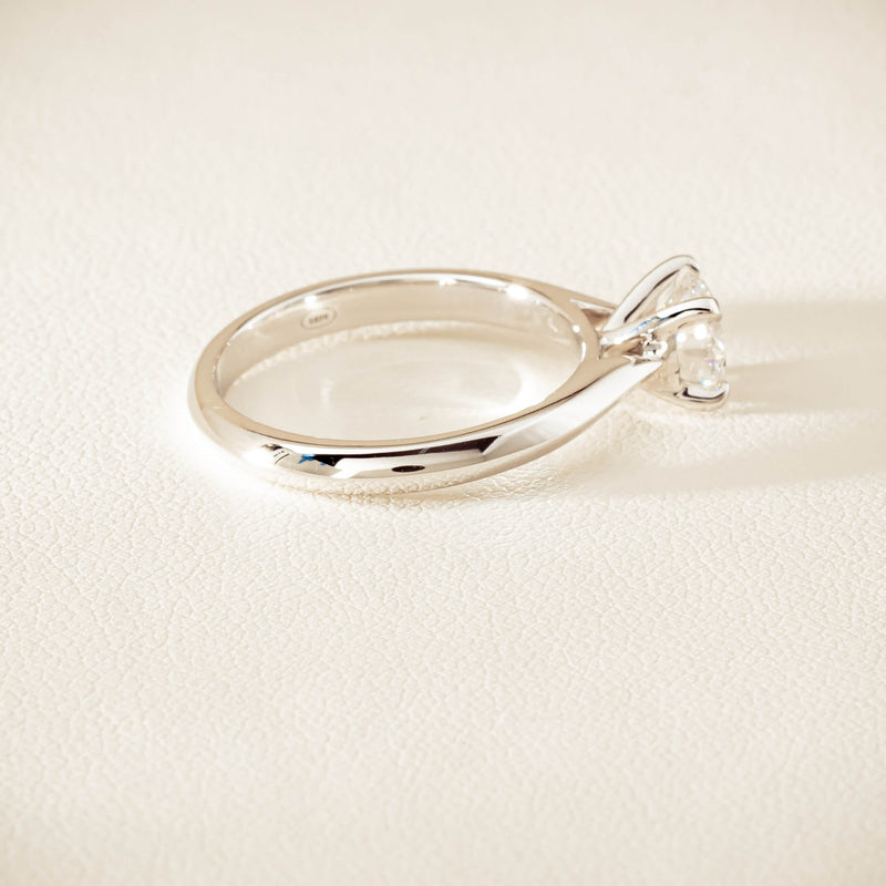 18ct White Gold 1.00ct D VS2 Diamond Venetian Ring - Ring - Walker & Hall