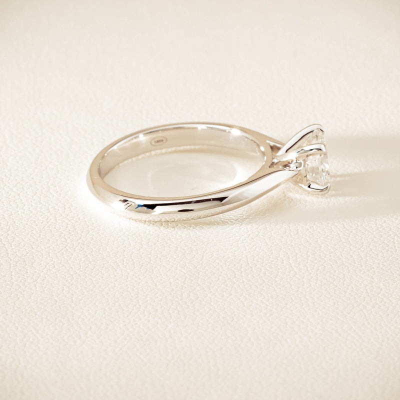 18ct White Gold 1.00ct D VS2 Diamond Venetian Ring - Ring - Walker & Hall