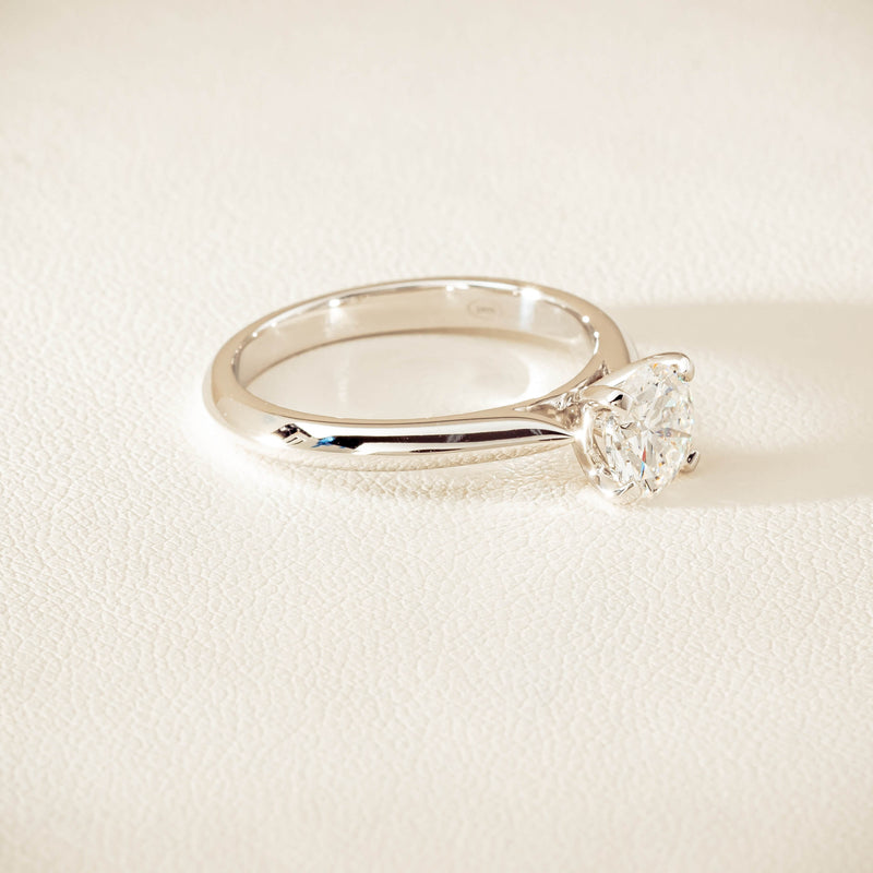 18ct White Gold 1.00ct D VS2 Diamond Venetian Ring - Ring - Walker & Hall