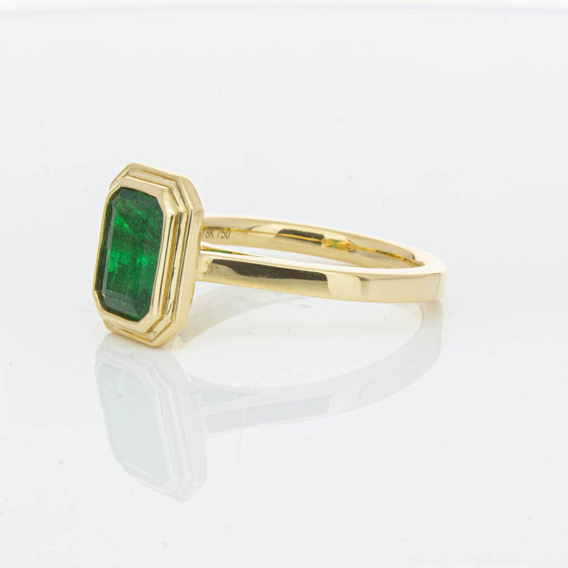 18ct Yellow Gold Emerald Ring-Ring-Walker & Hall
