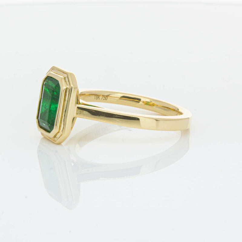 18ct Yellow Gold Emerald Ring-Ring-Walker & Hall
