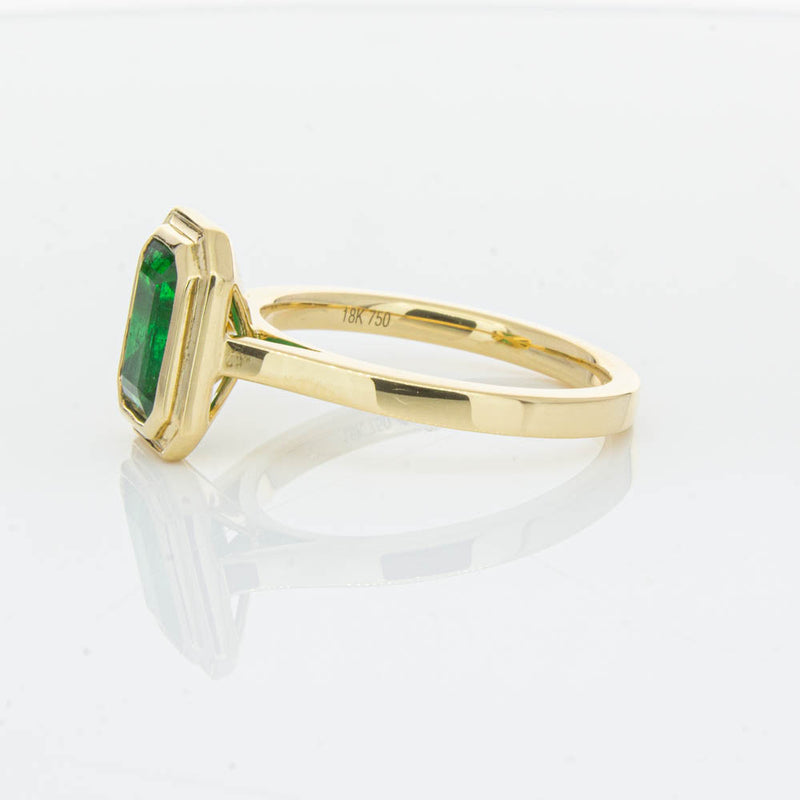18ct Yellow Gold Emerald Ring-Ring-Walker & Hall