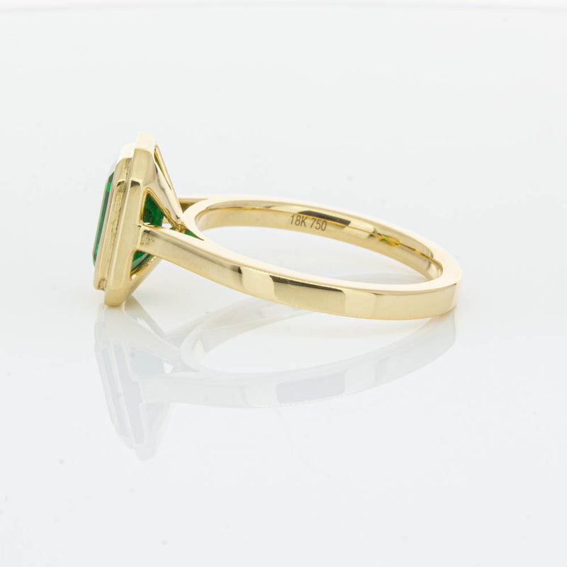 18ct Yellow Gold Emerald Ring-Ring-Walker & Hall
