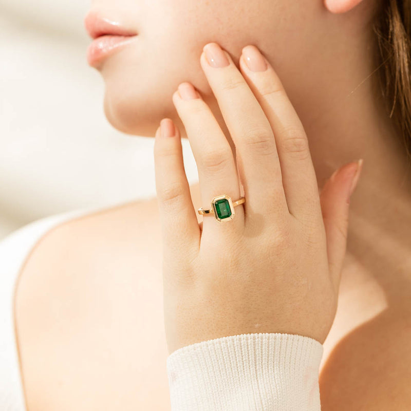 18ct Yellow Gold Emerald Ring-Ring-Walker & Hall