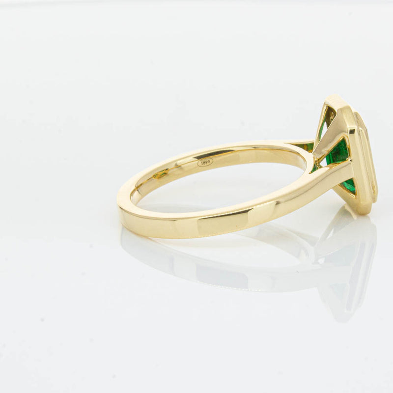 18ct Yellow Gold Emerald Ring-Ring-Walker & Hall