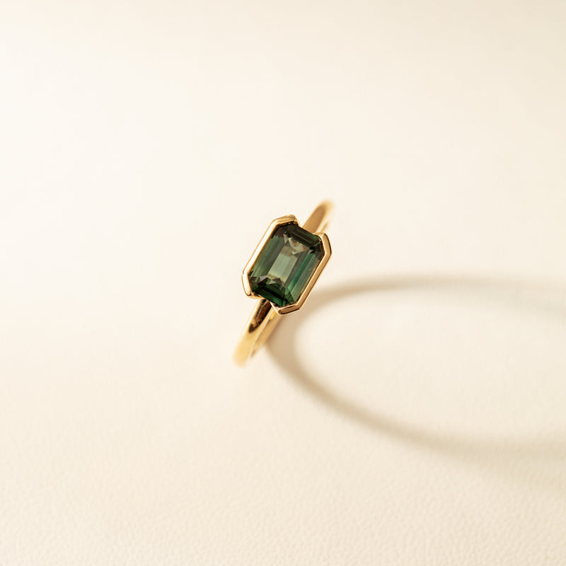 18ct Yellow Gold Green Sapphire Elle Ring-Ring-Walker & Hall