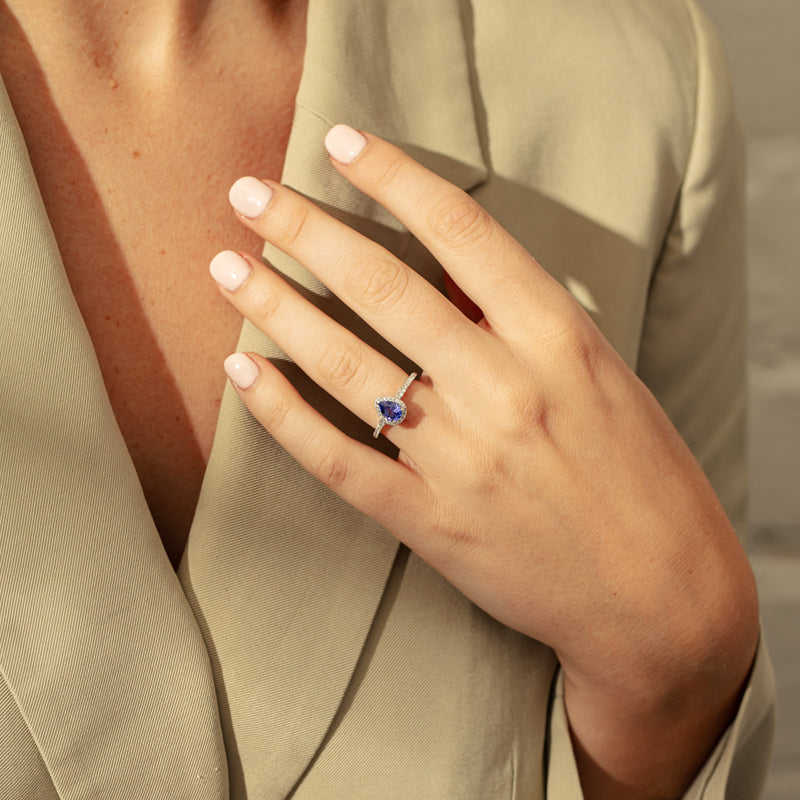 18ct White Gold 1.08ct Tanzanite & Diamond Mini Sierra Ring-Ring-Walker & Hall