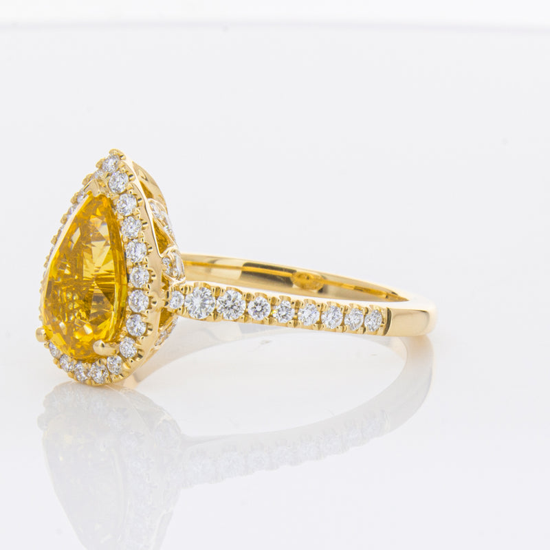 18ct Yellow Gold 4.71ct Golden Sapphire & Diamond Sierra Ring-Ring-Walker & Hall