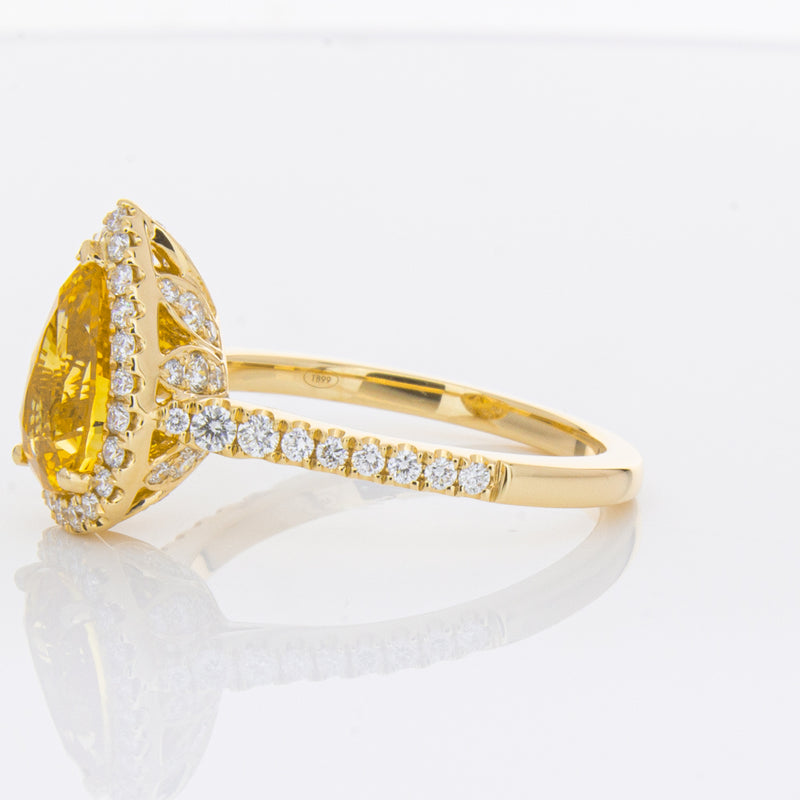 18ct Yellow Gold 4.71ct Golden Sapphire & Diamond Sierra Ring-Ring-Walker & Hall