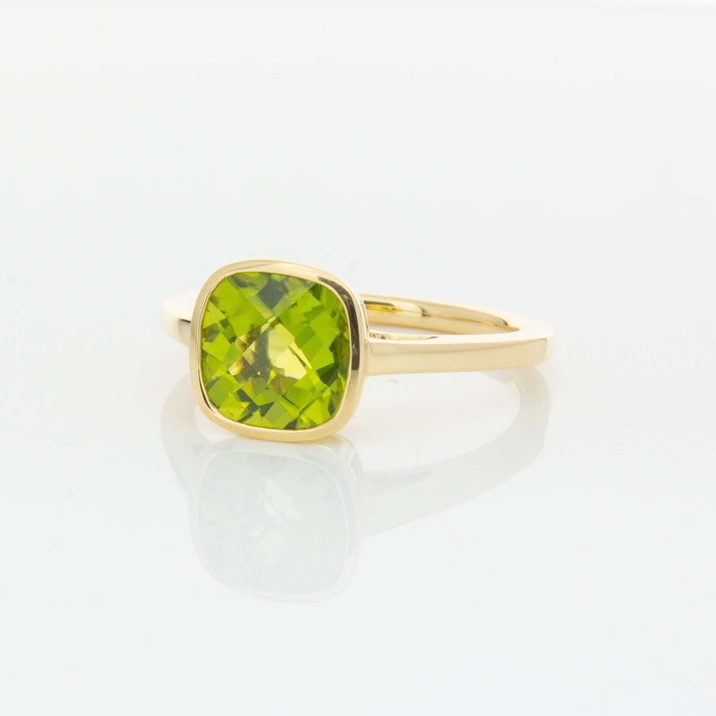 18ct Yellow Gold Peridot Ring-Ring-Walker & Hall