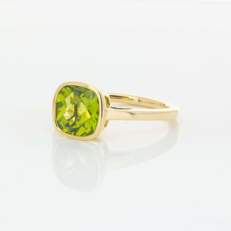 18ct Yellow Gold Peridot Ring-Ring-Walker & Hall