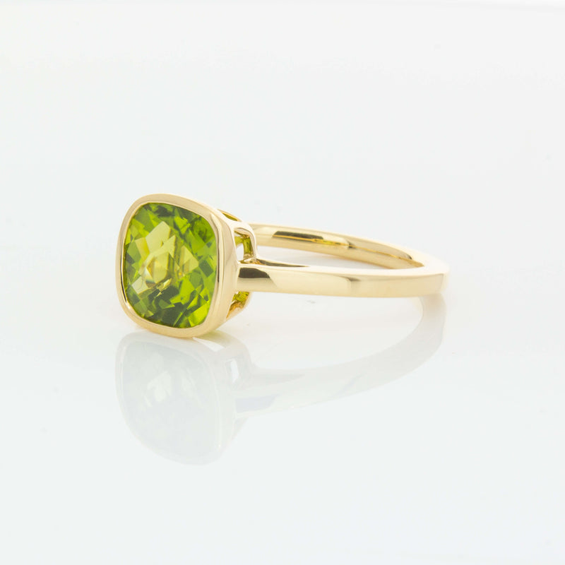 18ct Yellow Gold Peridot Ring-Ring-Walker & Hall