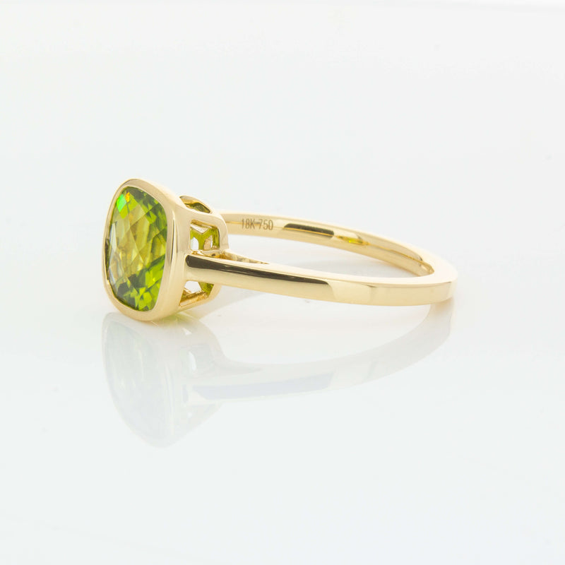 18ct Yellow Gold Peridot Ring-Ring-Walker & Hall