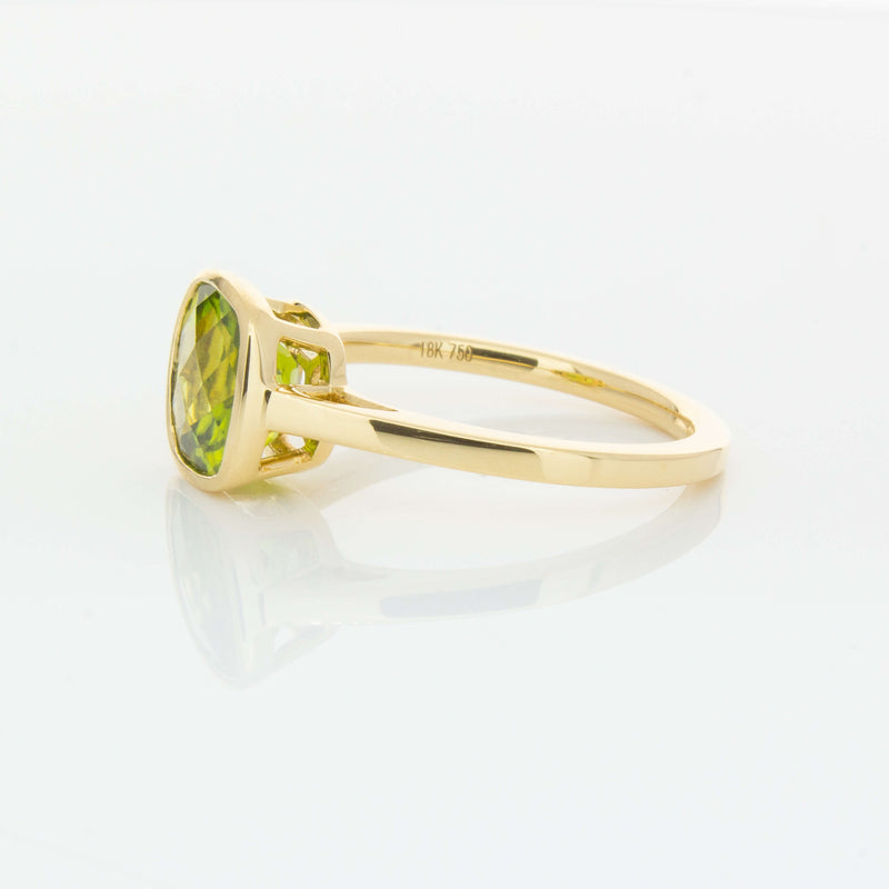 18ct Yellow Gold Peridot Ring-Ring-Walker & Hall