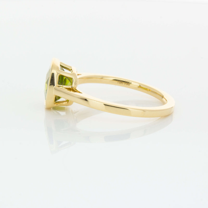 18ct Yellow Gold Peridot Ring-Ring-Walker & Hall