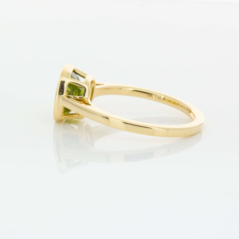 18ct Yellow Gold Peridot Ring-Ring-Walker & Hall