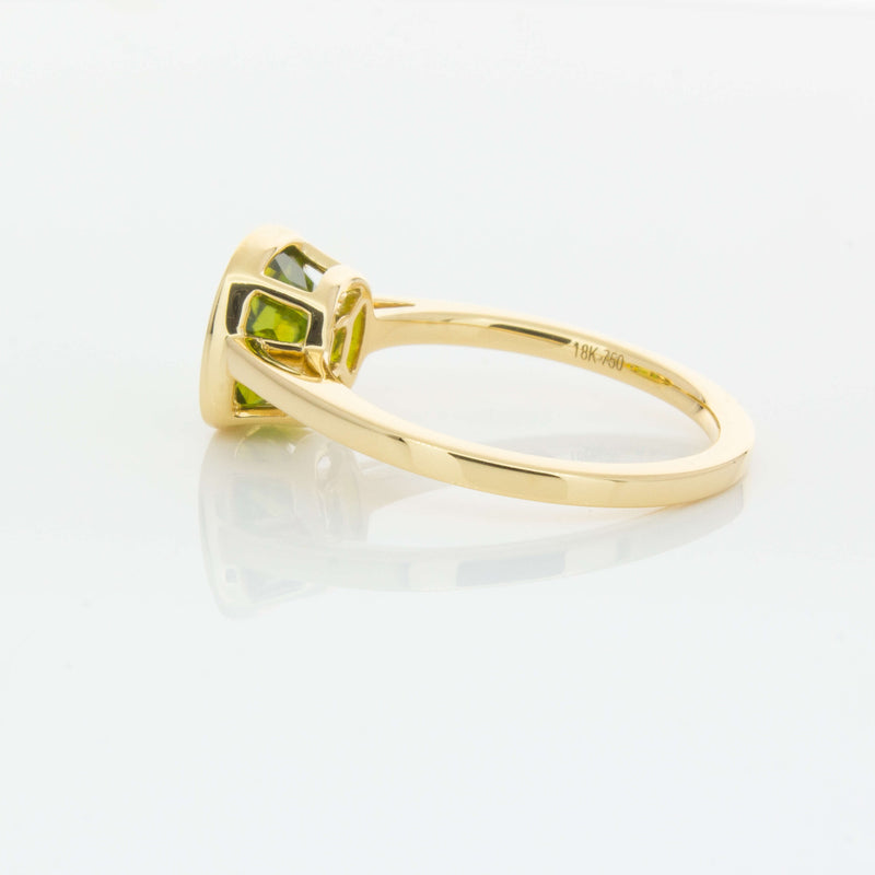18ct Yellow Gold Peridot Ring-Ring-Walker & Hall