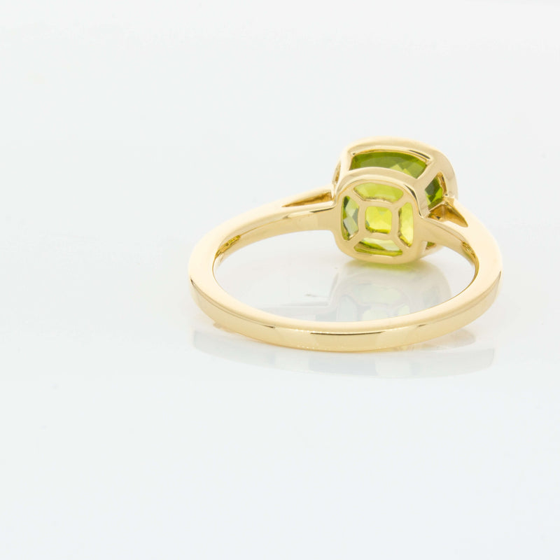 18ct Yellow Gold Peridot Ring-Ring-Walker & Hall