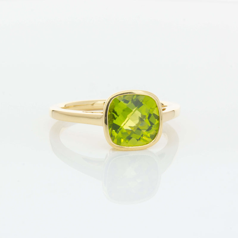 18ct Yellow Gold Peridot Ring-Ring-Walker & Hall