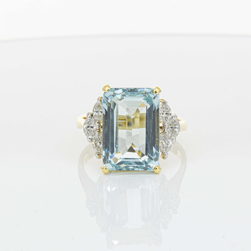 Deja Vu 18ct Yellow Gold 19.00ct Aquamarine & Diamond Ring-Ring-Walker & Hall