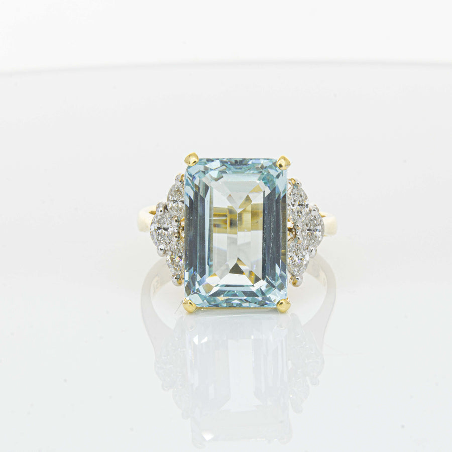 Deja Vu 18ct Yellow Gold 19.00ct Aquamarine & Diamond Ring-Ring-Walker & Hall