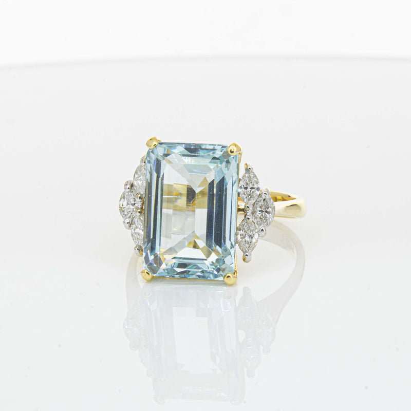 Deja Vu 18ct Yellow Gold 19.00ct Aquamarine & Diamond Ring-Ring-Walker & Hall