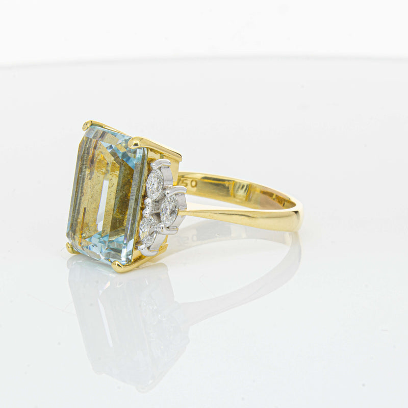 Deja Vu 18ct Yellow Gold 19.00ct Aquamarine & Diamond Ring-Ring-Walker & Hall