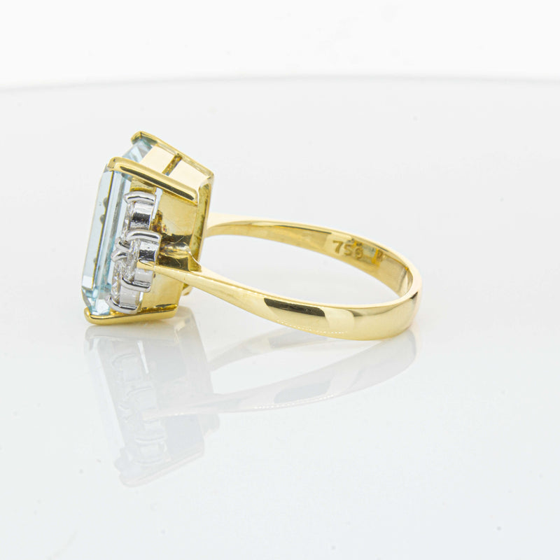 Deja Vu 18ct Yellow Gold 19.00ct Aquamarine & Diamond Ring-Ring-Walker & Hall