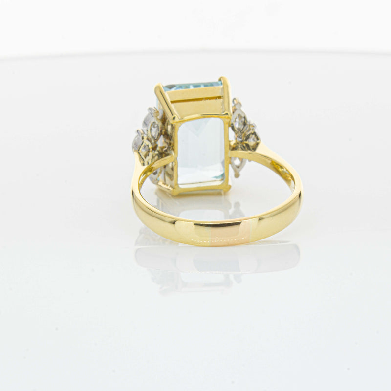 Deja Vu 18ct Yellow Gold 19.00ct Aquamarine & Diamond Ring-Ring-Walker & Hall