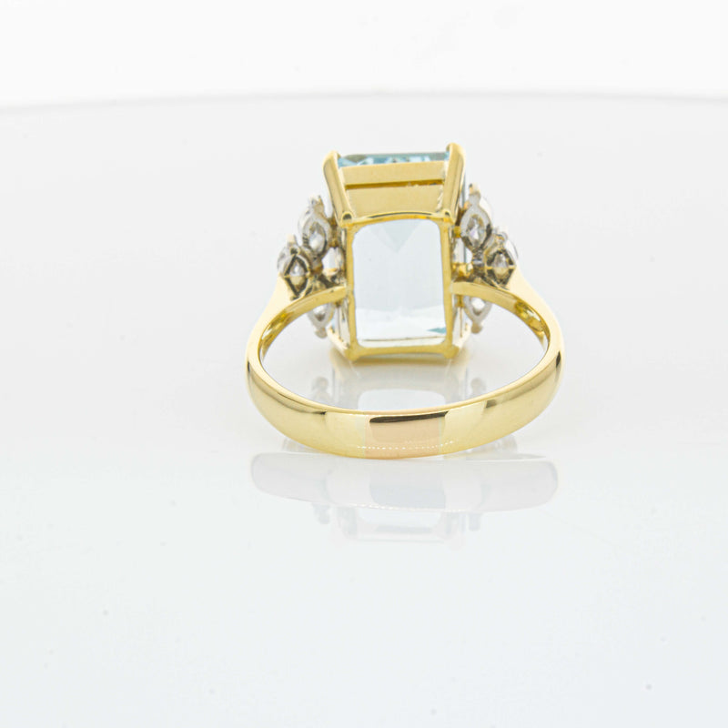 Deja Vu 18ct Yellow Gold 19.00ct Aquamarine & Diamond Ring-Ring-Walker & Hall