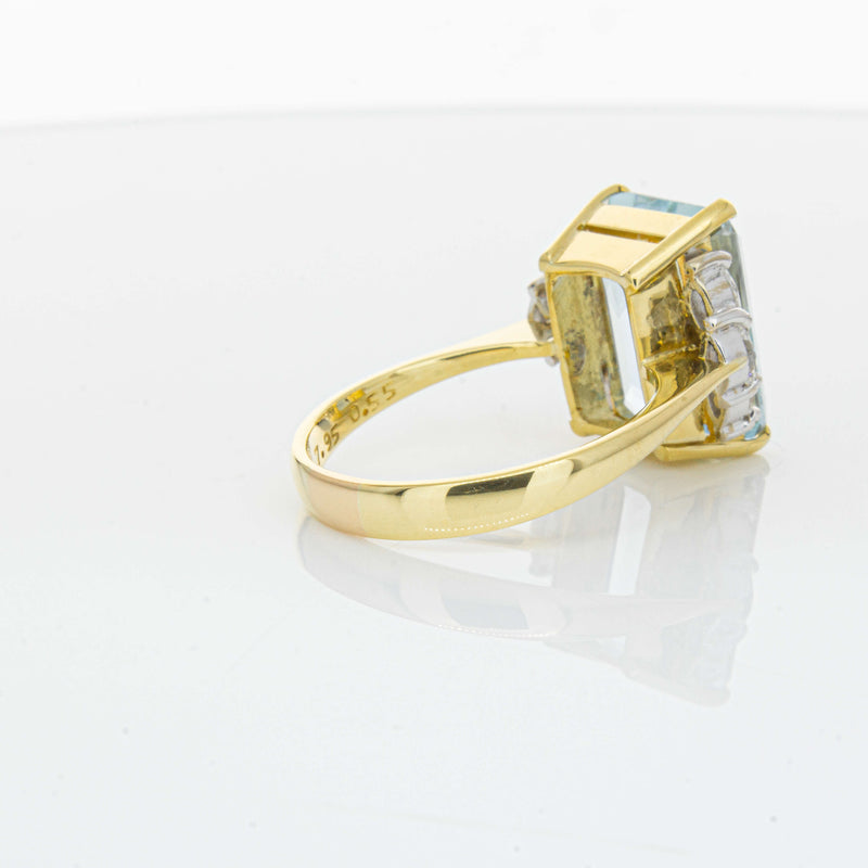 Deja Vu 18ct Yellow Gold 19.00ct Aquamarine & Diamond Ring-Ring-Walker & Hall