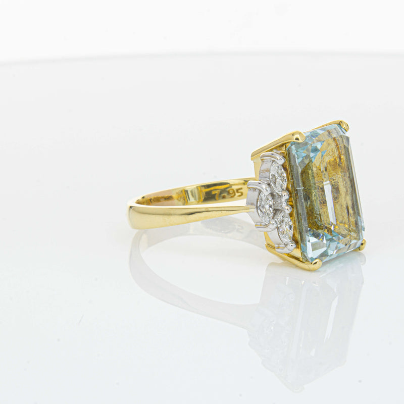 Deja Vu 18ct Yellow Gold 19.00ct Aquamarine & Diamond Ring-Ring-Walker & Hall
