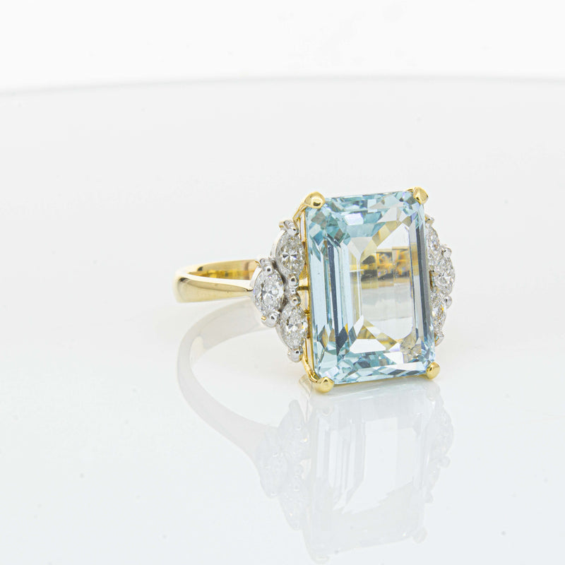 Deja Vu 18ct Yellow Gold 19.00ct Aquamarine & Diamond Ring-Ring-Walker & Hall