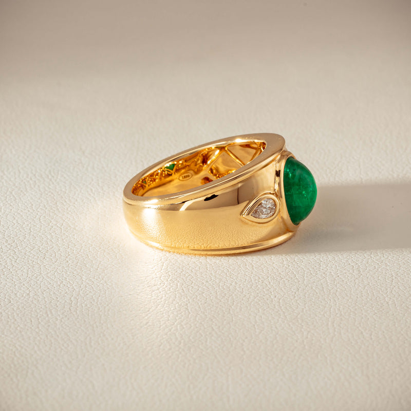 18ct Yellow Gold 2.12ct Oval Cabochon Emerald Ring - Ring - Walker & Hall