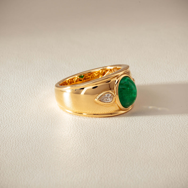 18ct Yellow Gold 2.12ct Oval Cabochon Emerald Ring - Ring - Walker & Hall