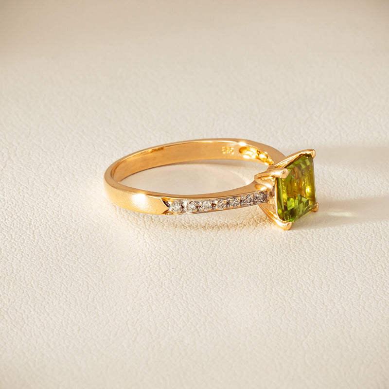 Deja Vu 14ct Yellow Gold Peridot & Diamond Ring - Ring - Walker & Hall