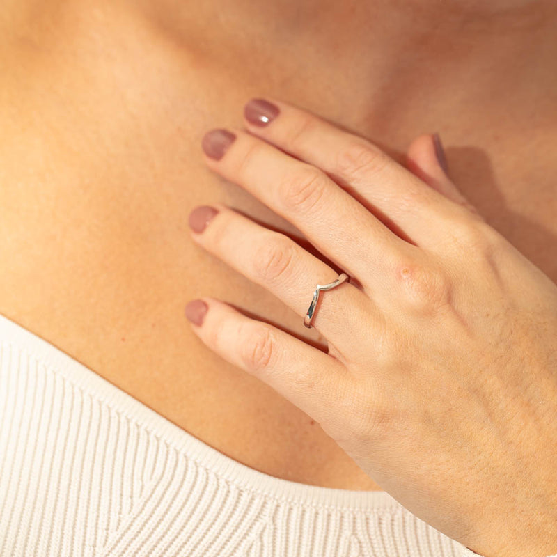 18ct White Gold Fitted Solstice Band-Ring-Walker & Hall