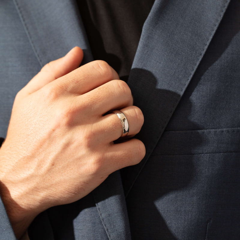 Platinum 6mm Band-Ring-Walker & Hall