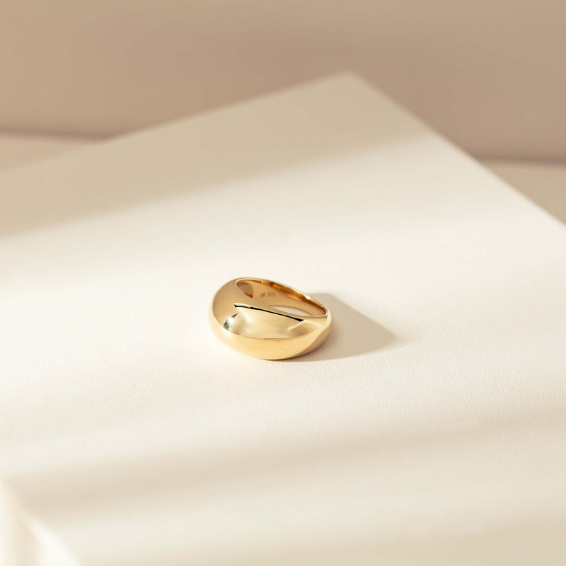 9ct Yellow Gold Madonna Ring-Ring-Walker & Hall