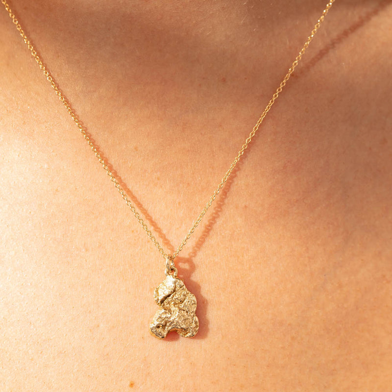 Deja Vu 9ct Yellow Gold Faux Nugget Charm-Charm-Walker & Hall