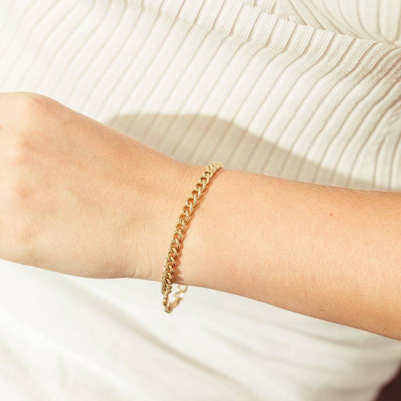 Deja Vu 9ct Yellow Gold Curb Bracelet-Bracelet-Walker & Hall