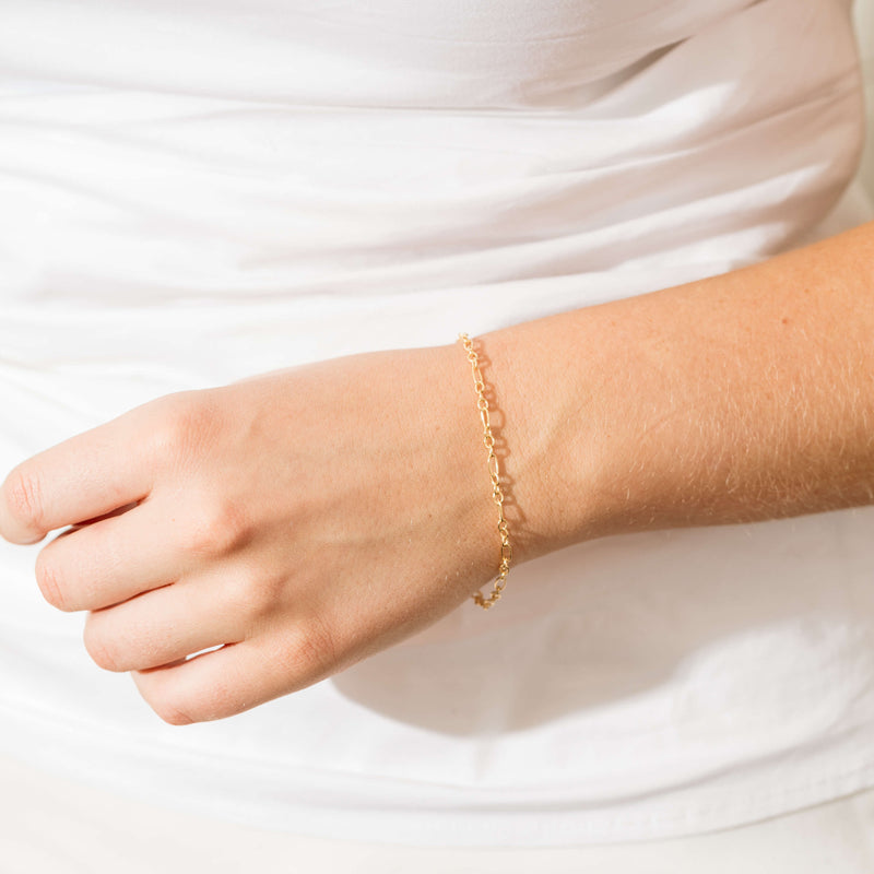 9ct Yellow Gold Oval Figaro Bracelet-Bracelet-Walker & Hall