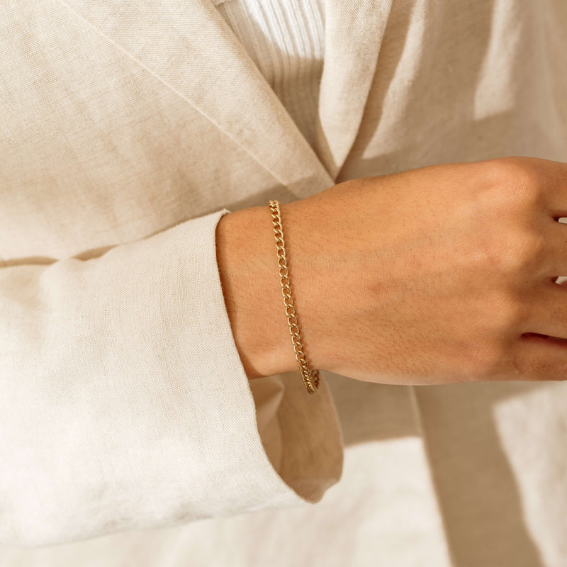 Deja Vu 9ct Yellow Gold Curb Link Bracelet-Bracelet-Walker & Hall