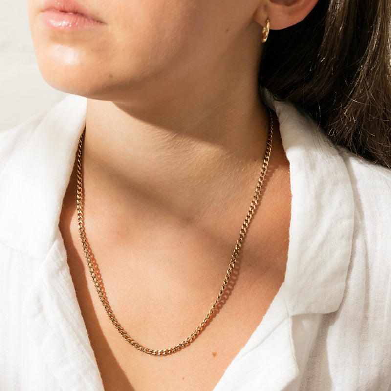 Deja Vu 9ct Yellow Gold Curb Chain-Necklace-Walker & Hall
