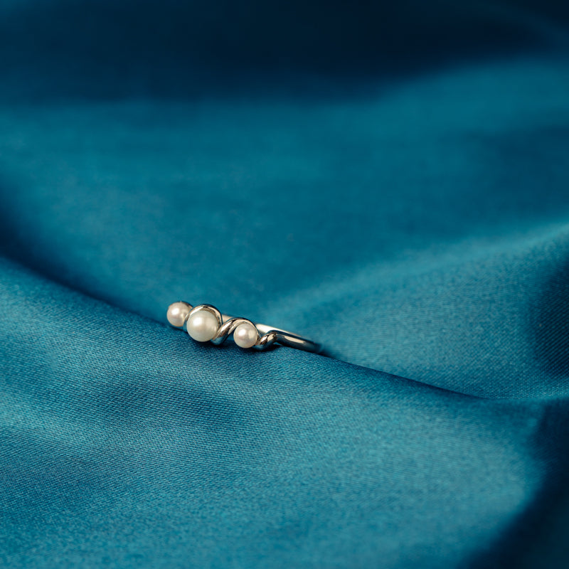 18ct White Gold Akoya Pearl Margaux Ring-Ring-Walker & Hall